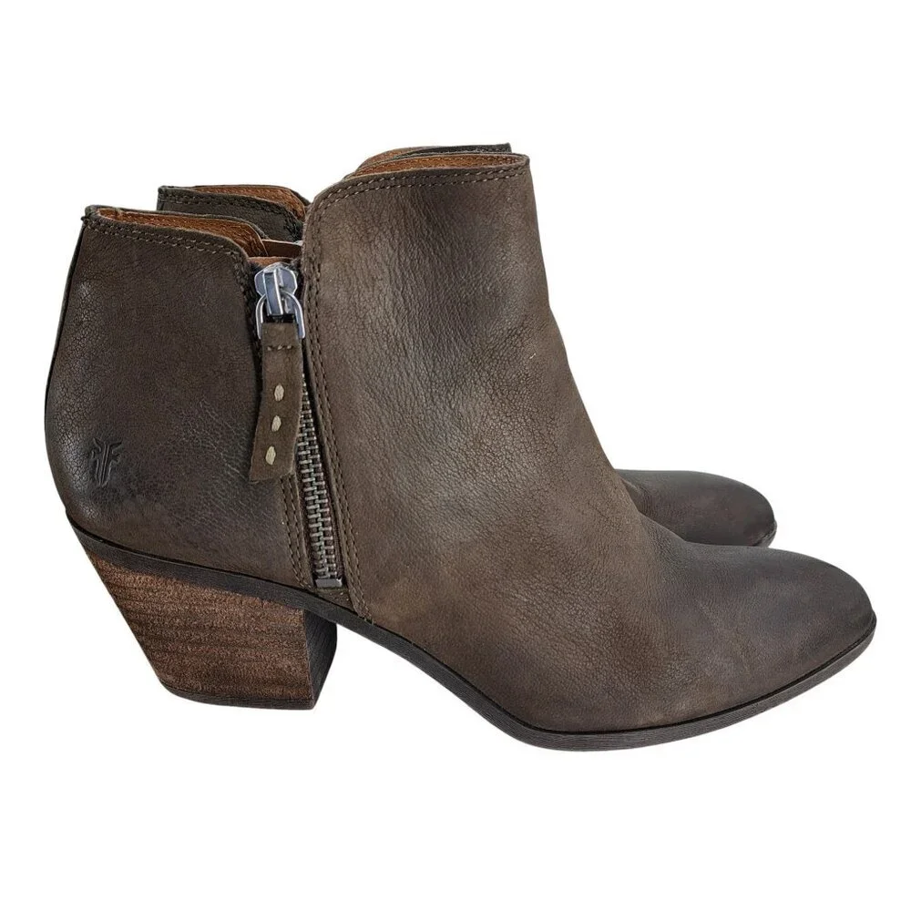 Frye size color
